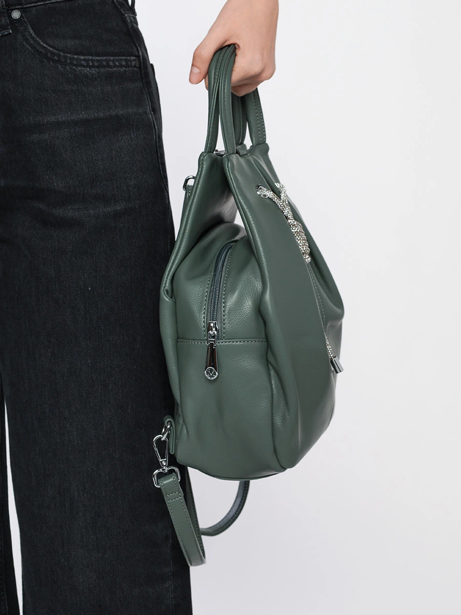 Рюкзак зеленого цвета со стразами